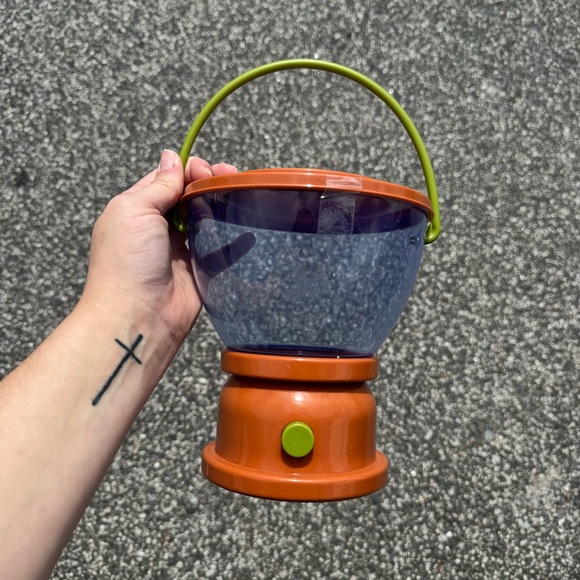 Camping Orange and Green Lantern popcorn container - Picture 1 of 2